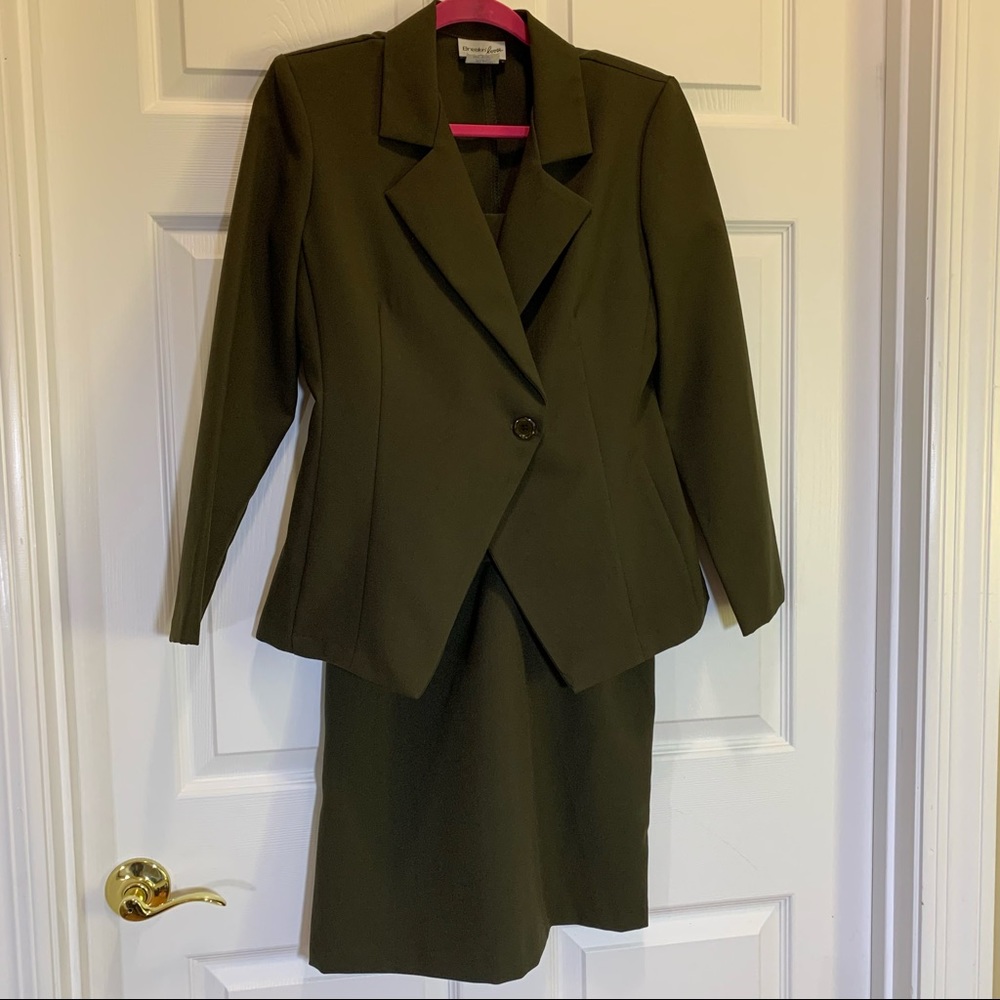 Breakin’ Loose Forest Green 3 Piece Skirt Set Size 7/8